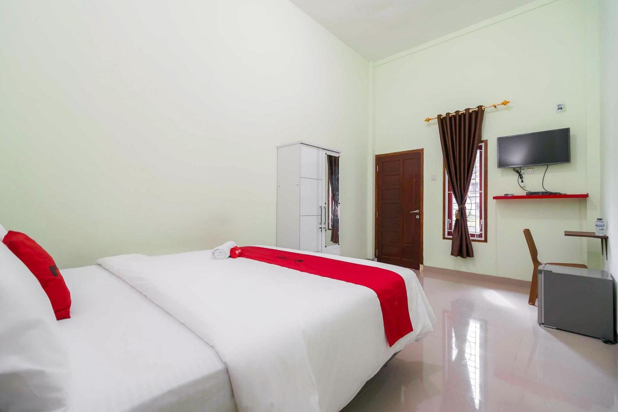 Reddoorz Syariah Near Rsud Dr Hm Rabain Hotel Muara Enim Ngoại thất bức ảnh
