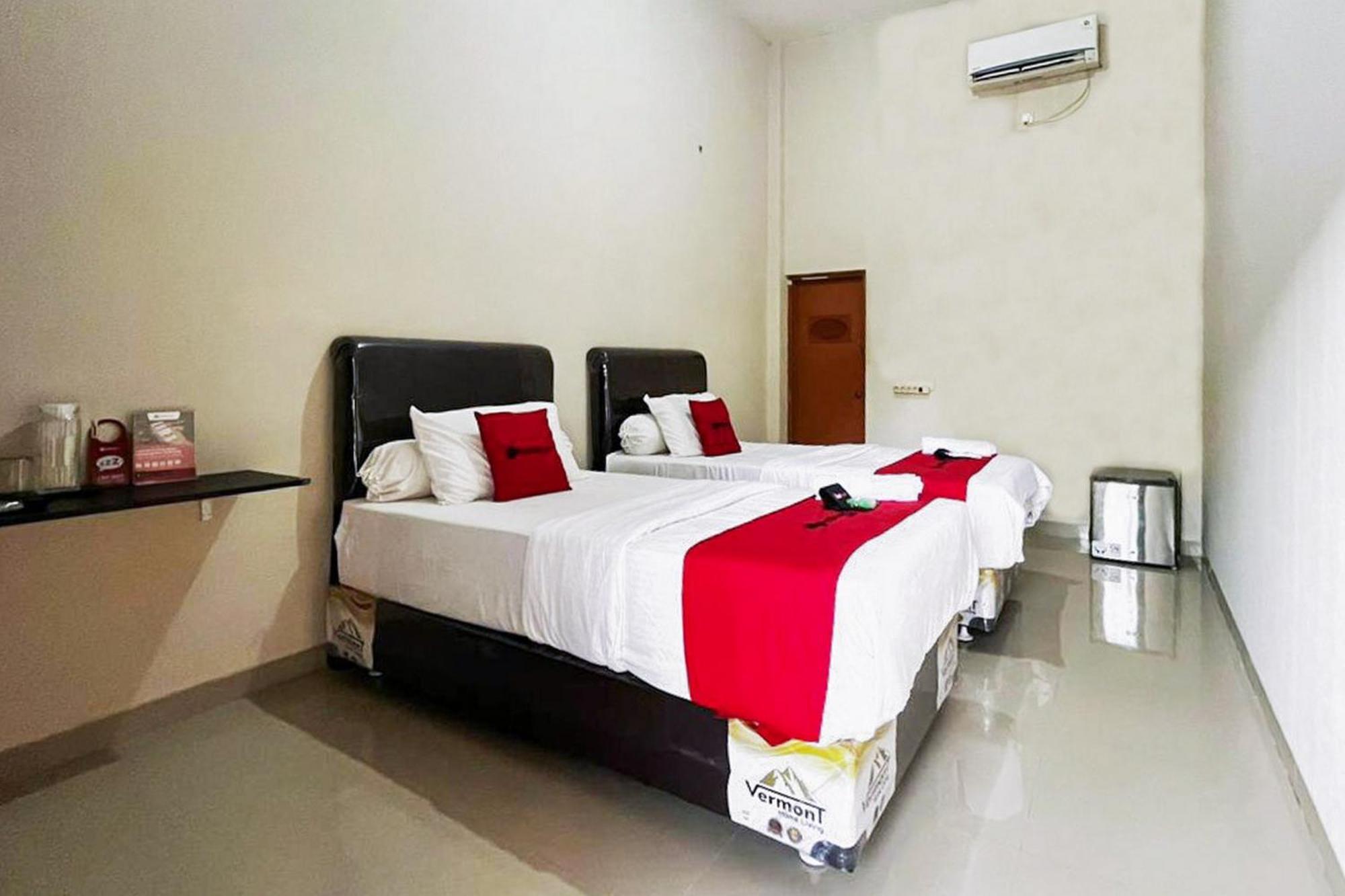 Reddoorz Syariah Near Rsud Dr Hm Rabain Hotel Muara Enim Ngoại thất bức ảnh